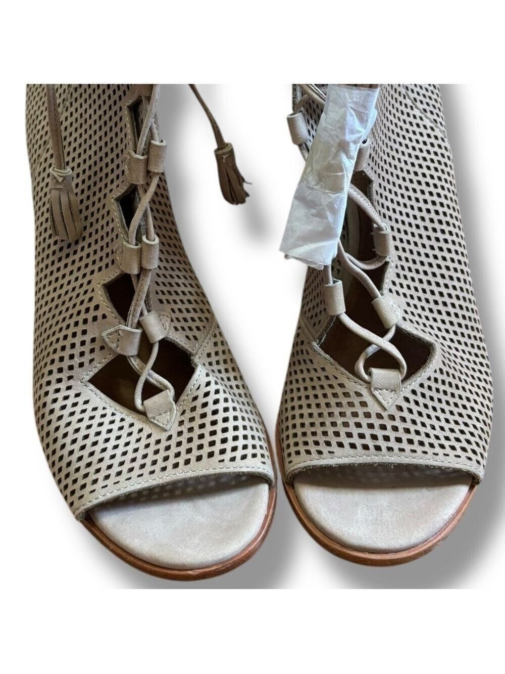 NWOB Frye Taupe Tan Perforated Ghillie Corset Lace Up Booties Size 8M - Picture 4 of 10